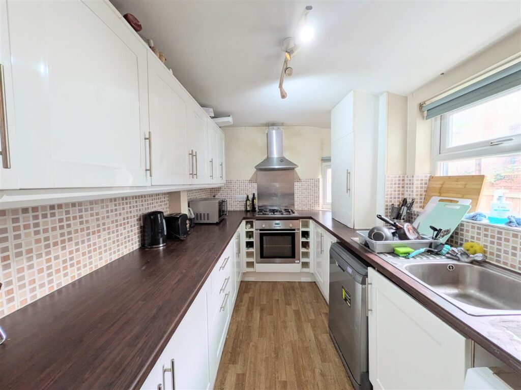 14 Lace Street, Dunkirk, NG7 2JT